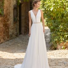 Robe de mariée MANDER Alma Novias collection 2022: Boutique Paris