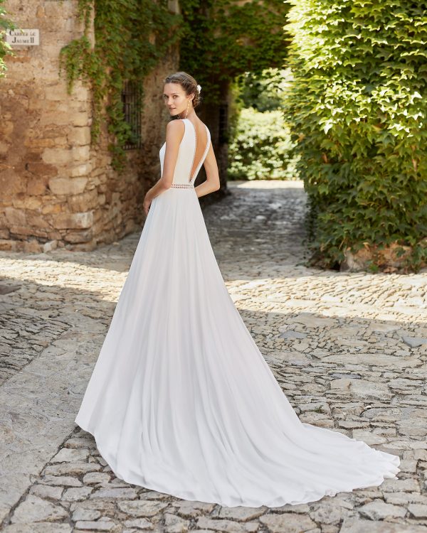 Robe de mariée MANDER Alma Novias collection 2022: Boutique Paris