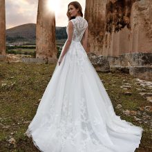 Robe de Mariée FREIA Nicole collection 2022 | Boutique Paris