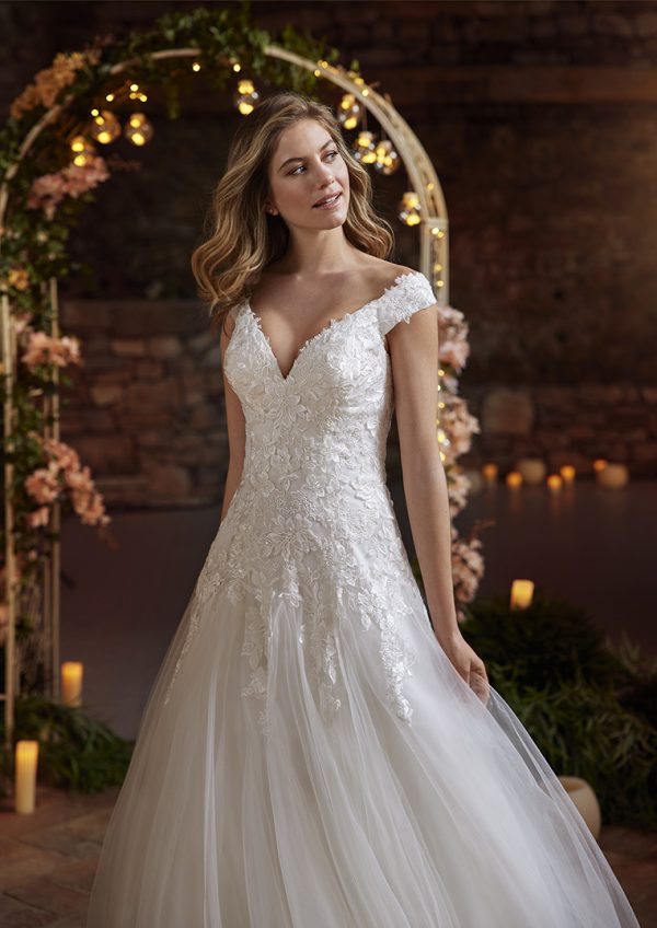 Robe de Mariée DRAGOSTE White One Collection 2022| Boutique Paris