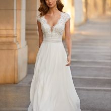 Robe de mariée TAMAY Luna Novias collection 2023: Boutique Paris