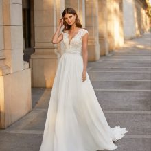 Robe de mariée TAMAY Luna Novias collection 2023: Boutique Paris