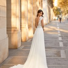 Robe de mariée TAMAY Luna Novias collection 2023: Boutique Paris