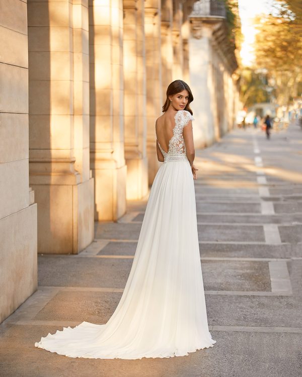 Robe de mariée TAMAY Luna Novias collection 2023: Boutique Paris