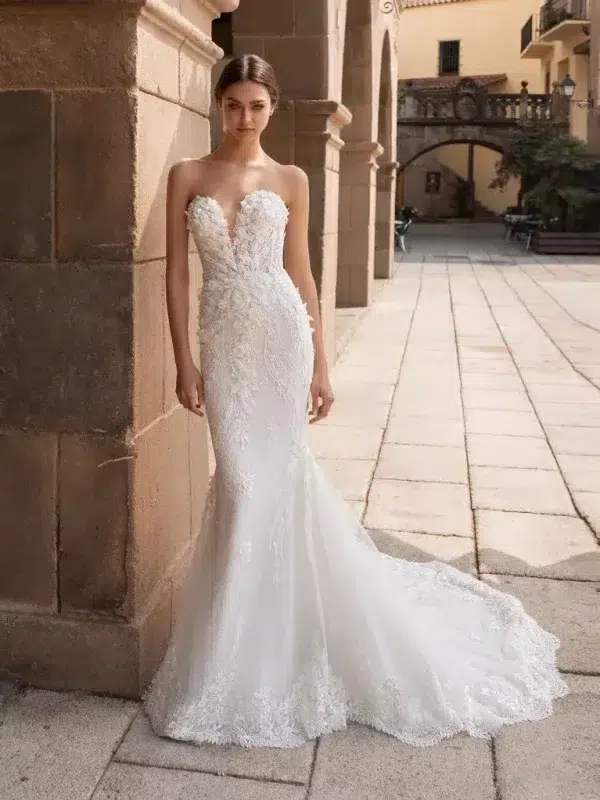 Robe de Mariée AETHRA Pronovias collection 2023 | Mariée Parisienne