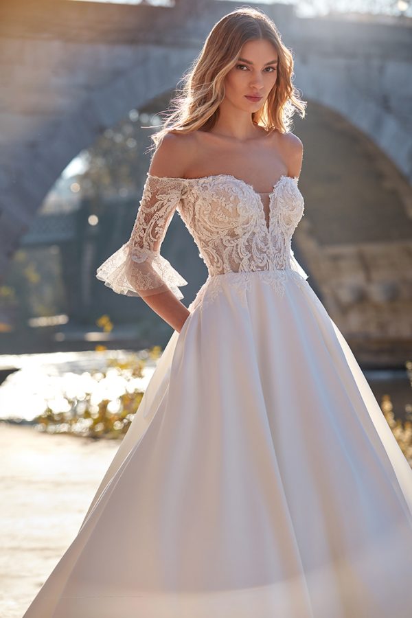 Robe de Mariée UNITY Nicole Milano collection 2023 | Boutique Paris