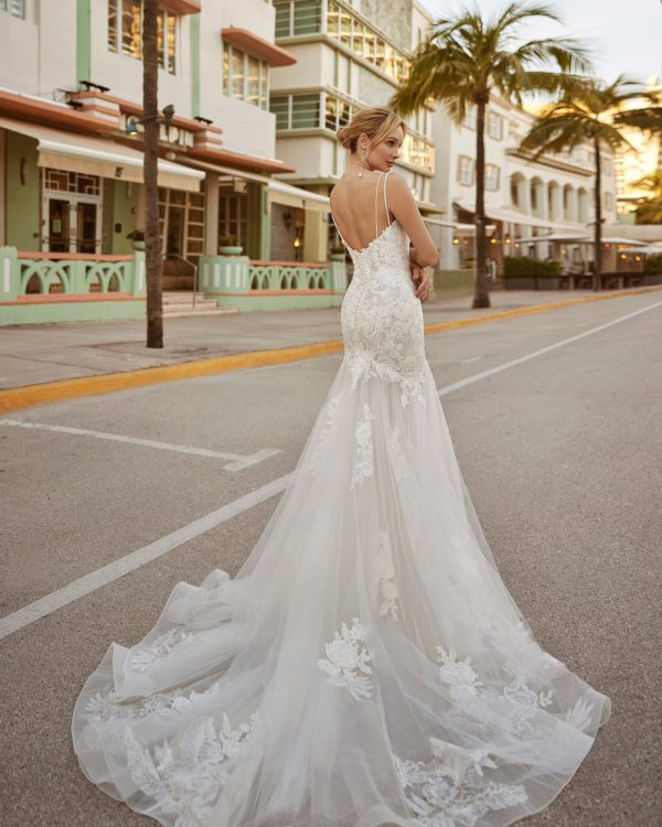 Robe de mariée CATA Luna Novias collection 2024: Boutique Paris