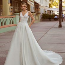 Robe de mariée CONSU Luna Novias collection 2024: Boutique Paris