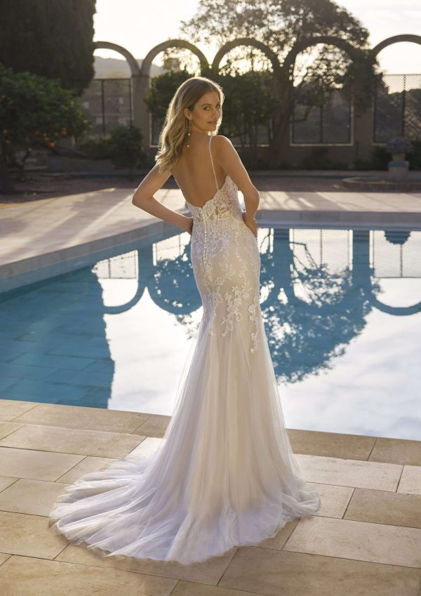 HONEY Wedding Dress White one Collection 2024 Paris Boutique