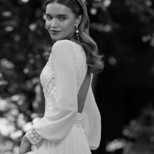 Robe de mariée LIZ Alma Novias collection 2024: Boutique Paris