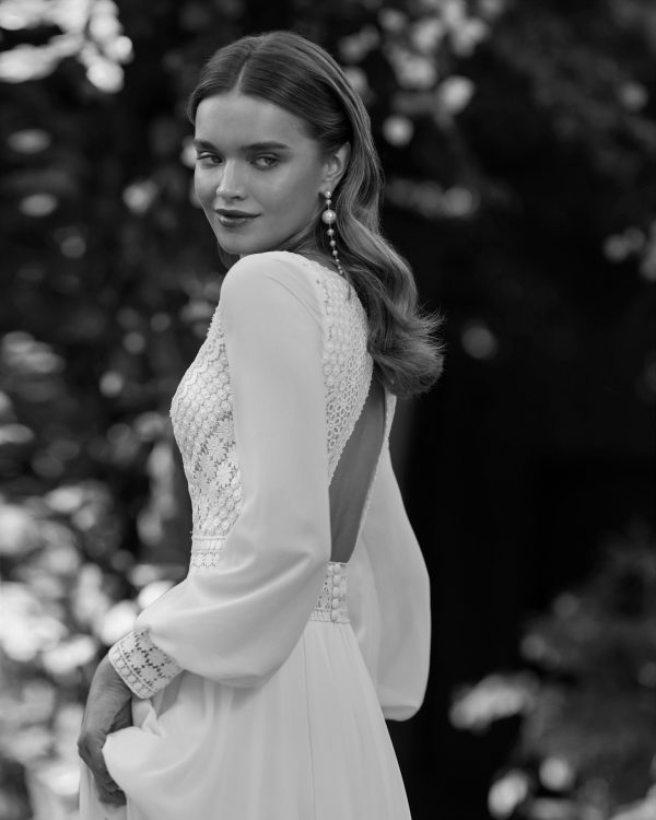 Robe de mariée LIZ Alma Novias collection 2024: Boutique Paris