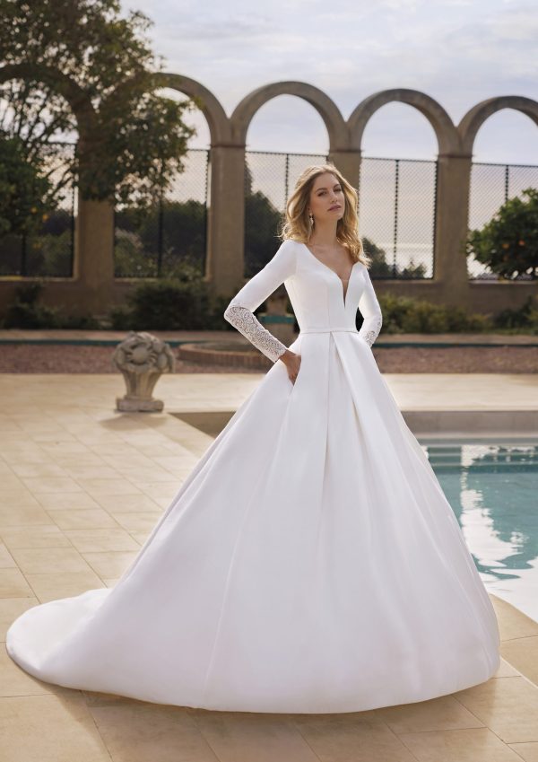 Robe de Mariée NOLANS White One Collection 2024| Paris