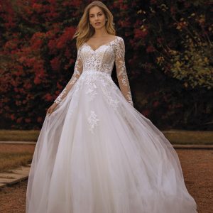 VIVA Wedding Dress White one Collection 2024 Paris Boutique