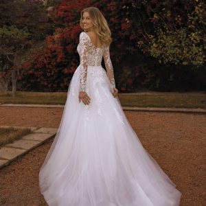 VIVA Wedding Dress White one Collection 2024 Paris Boutique