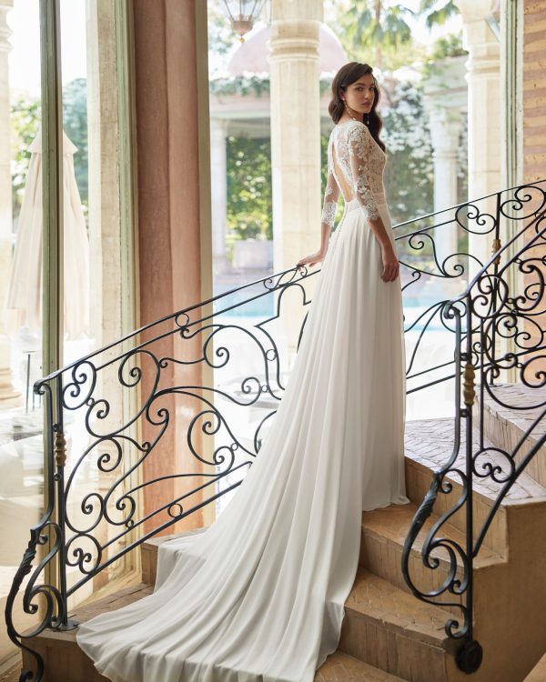 Robe de mariée AMBER ADRIANA ALIER collection 2024: Paris