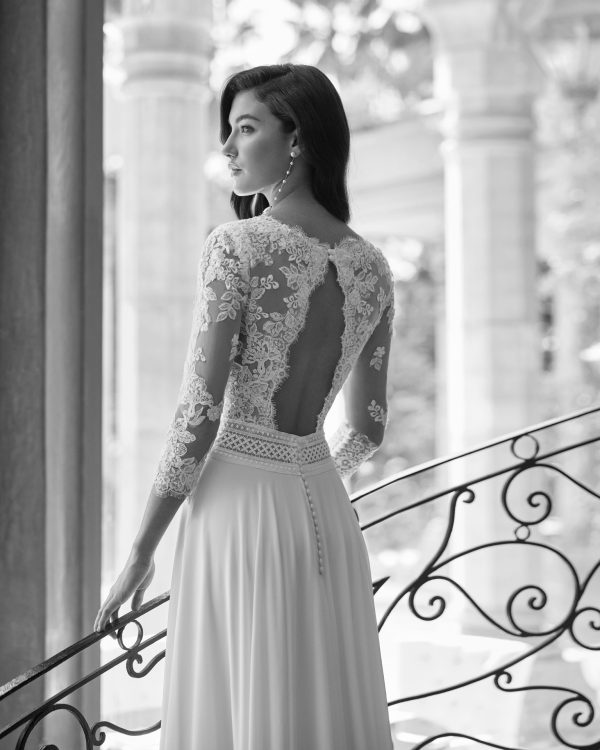 Robe de mariée AMBER ADRIANA ALIER collection 2024: Paris