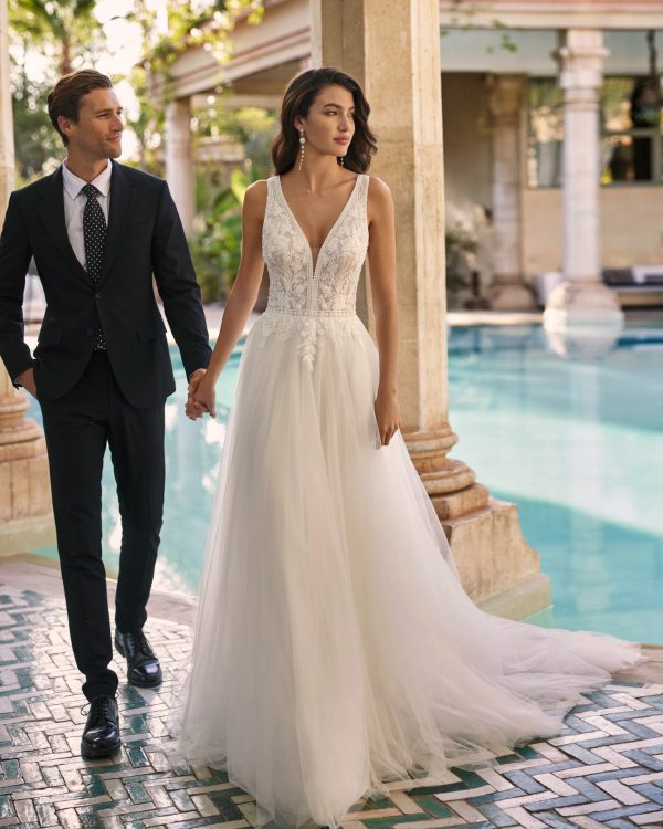 Robe de mariée ANGIE ADRIANA ALIER collection 2024: Paris