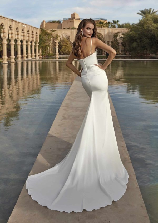 Robe de Mariée BETTA Pronovias collection 2024| Boutique Paris