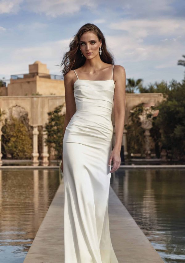 Robe de Mariée BETTA Pronovias collection 2024| Boutique Paris