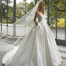 Robe de Mariée LAMYA Nicole Milano collection 2024| Boutique Paris