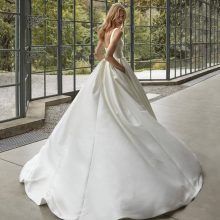 Robe de Mariée LAMYA Nicole Milano collection 2024| Boutique Paris