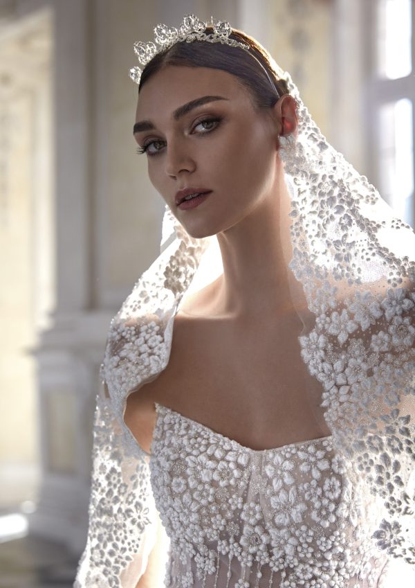 Robe de Mariée LUCREZIA- Pronovias Privée collection 2024