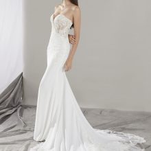 Robe de Mariée BALE Pronovias collection 2025| Boutique Paris