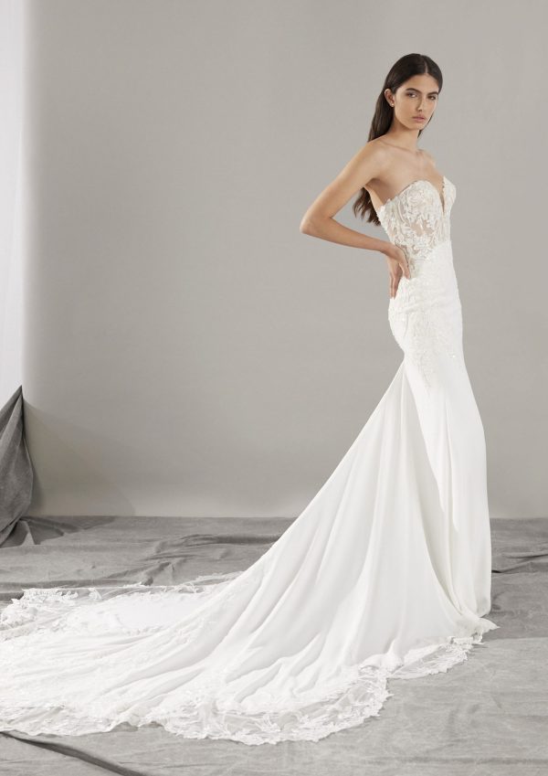 Robe de Mariée BALE Pronovias collection 2025| Boutique Paris