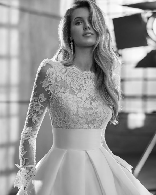 WALTA Wedding Dress Aire Barcelona Collection 2025| Paris Boutique