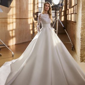 WALTA Wedding Dress Aire Barcelona Collection 2025| Paris Boutique