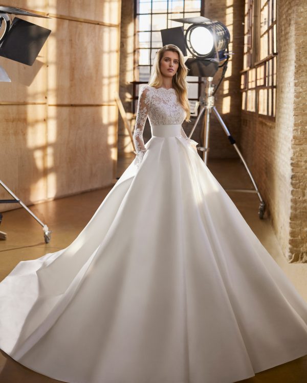 WALTA Wedding Dress Aire Barcelona Collection 2025| Paris Boutique