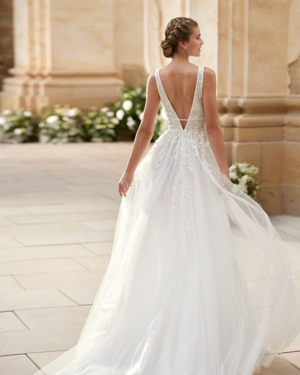 Robe de mariée HEREMY Alma Novias collection 2025