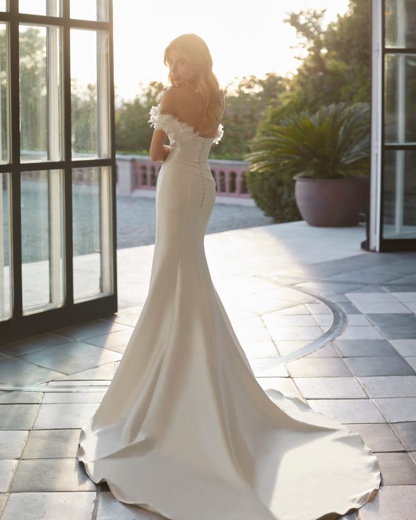 VINCET Wedding Dress Aire Barcelona Collection 2025| Paris Boutique