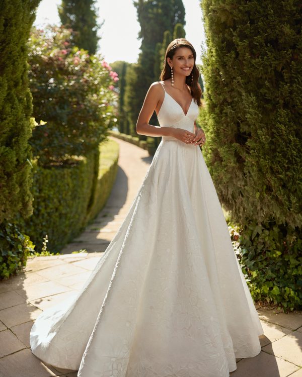 Robe de mariée DONNIA ADRIANA ALIER collection 2025: Paris