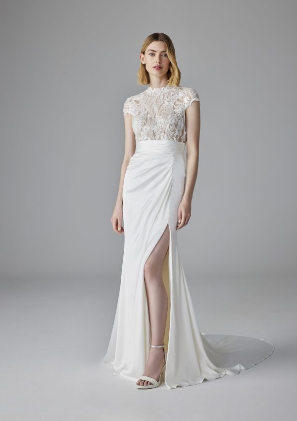 AGATHY Wedding Dress Pronovias collection 2025| Boutique Paris