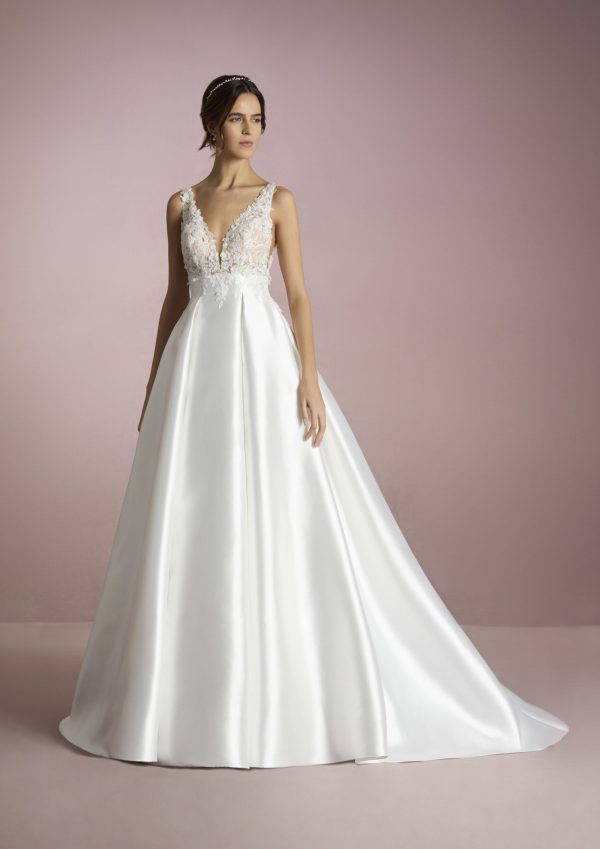 UMI Wedding Dress White one Collection 2025 Paris Boutique