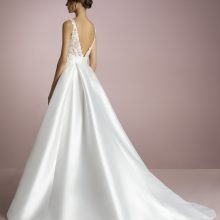 UMI Wedding Dress White one Collection 2025 Paris Boutique